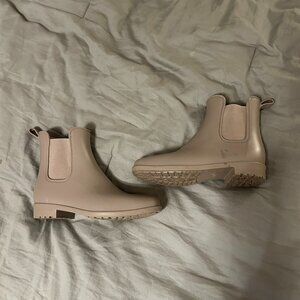 A New Day Chelsea Rain Boots | Taupe | Women’s Size 6